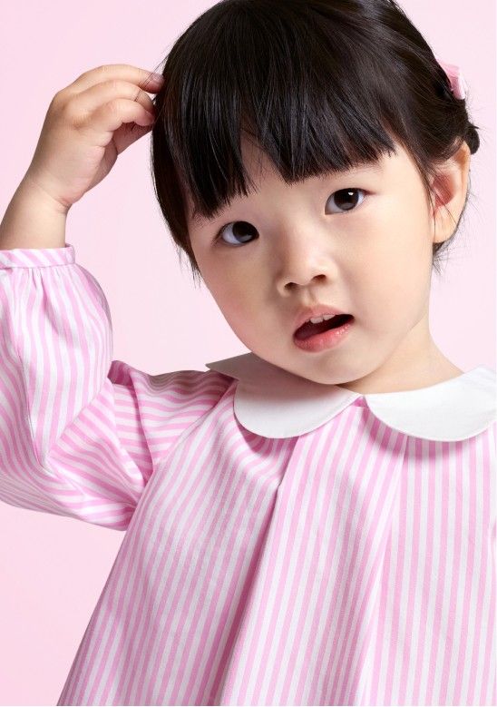 Collezione Essentiels vestiti e accessori per bimba